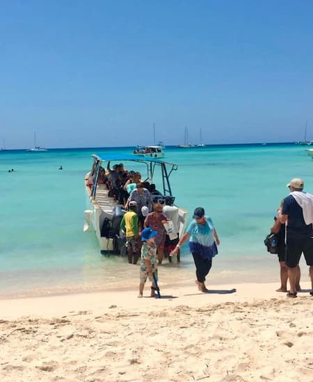 Saona Island: location and how to get there 5 speedboat beach saona